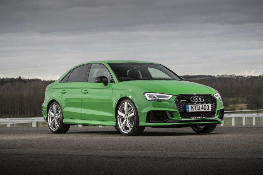  Audi RS3 Sedan (8V) 2017 года  (UK) (фото 31 из 40)